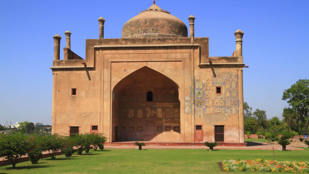 Best Places to Visit in Agra