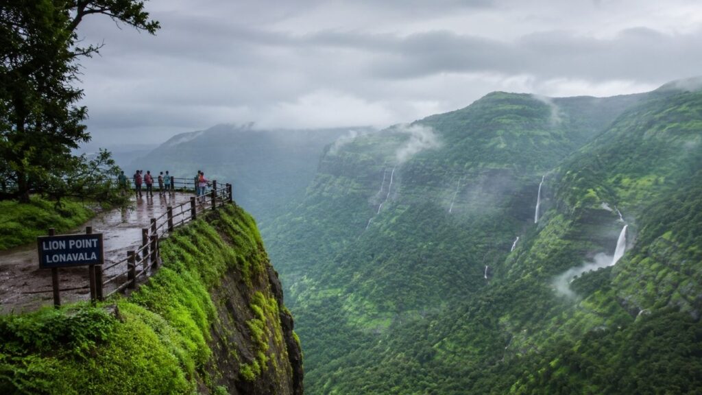 15 Best Places to Visit in India During Monsoon (2026),
Lonavala & Mahabaleshwar, Maharashtra – Maharashtra's Most Beautiful Monsoon Escapes,