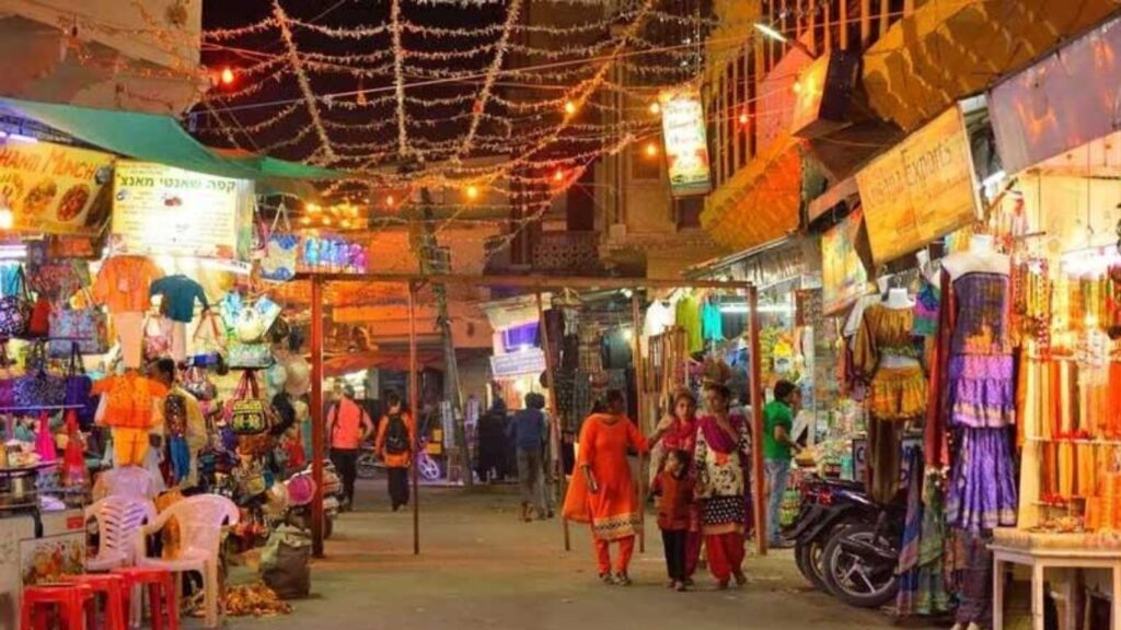 Best Places to Visit in Pushkar,
pushkar bazaar local markets rajasthan, Colorful handicraft stalls in Pushkar Bazaar,